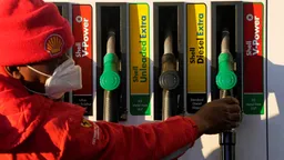 Brent подешевела до $82,78 за баррель